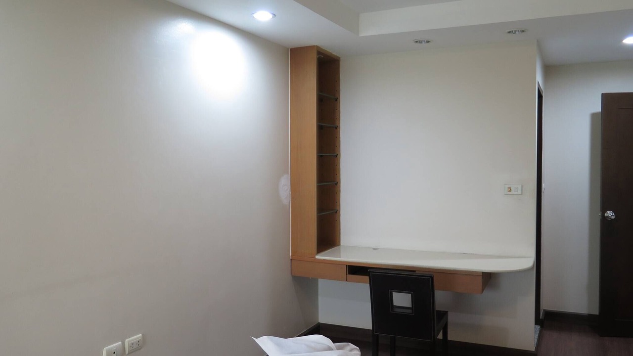 Photo of Bedroom in Khlong Toei Nuea