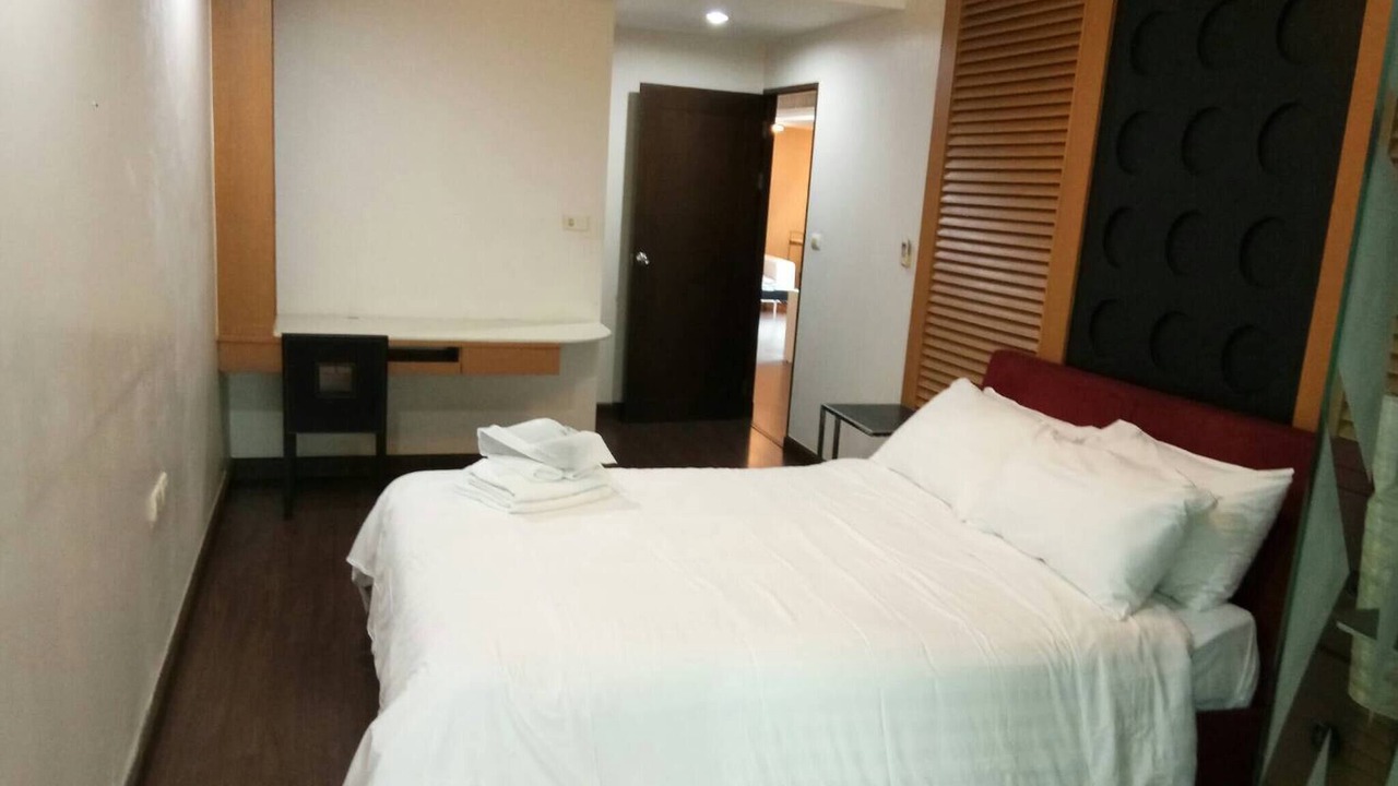 Photo of Bedroom in Khlong Toei Nuea