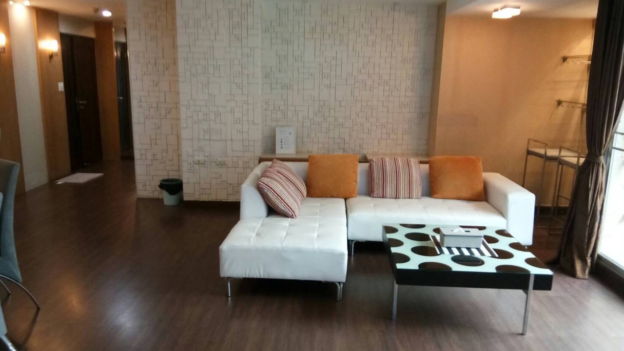 Photo of Livingroom in Khlong Toei Nuea