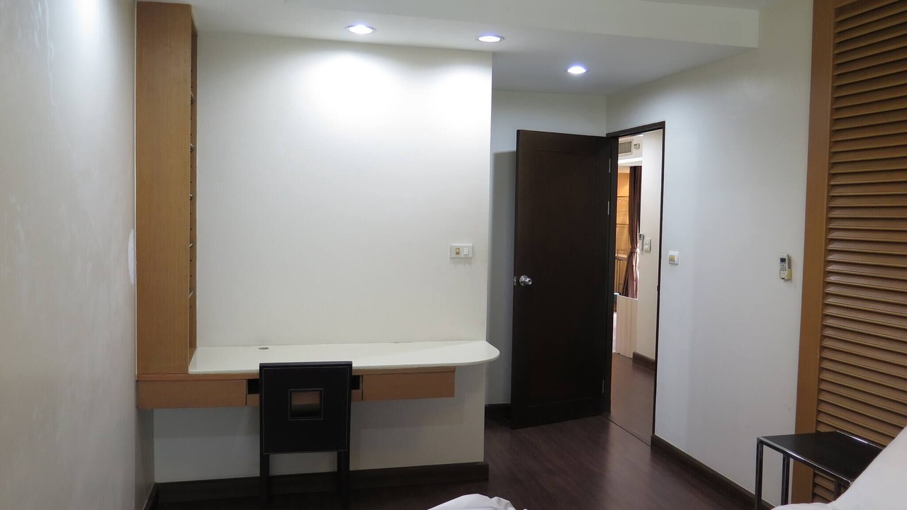 Photo of Bedroom in Khlong Toei Nuea