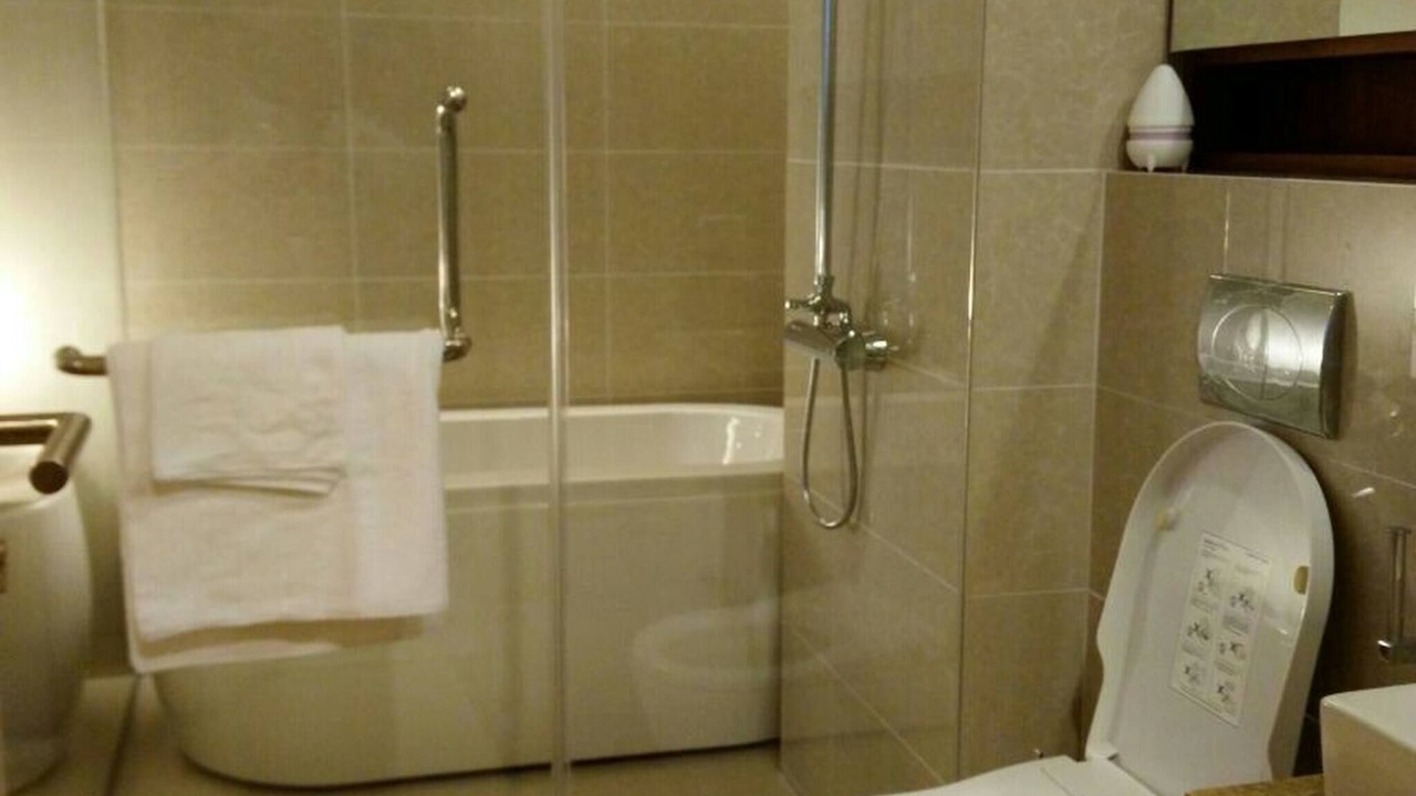 Photo of Bathroom in Khlong Tan Nuea