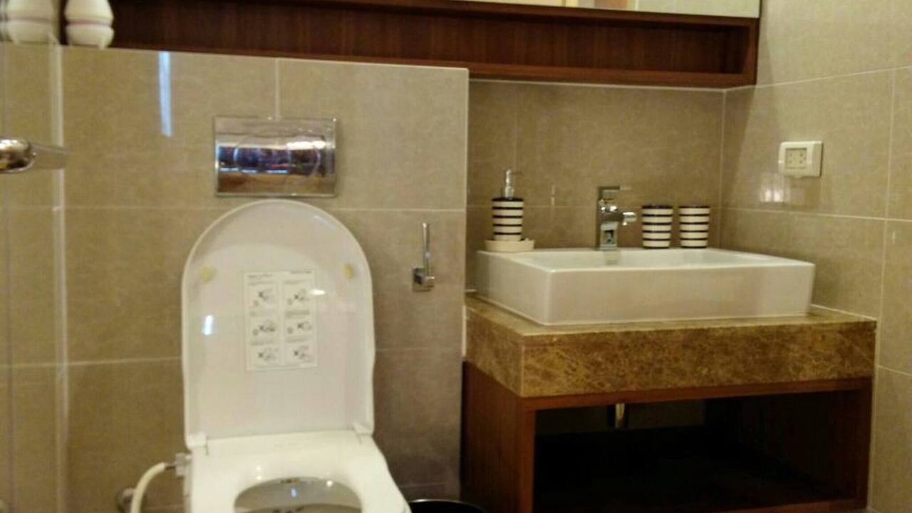 Photo of Bathroom in Khlong Tan Nuea