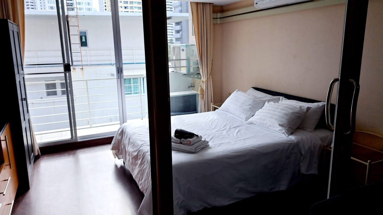 Photo of Bedroom in Khlong Toei Nuea