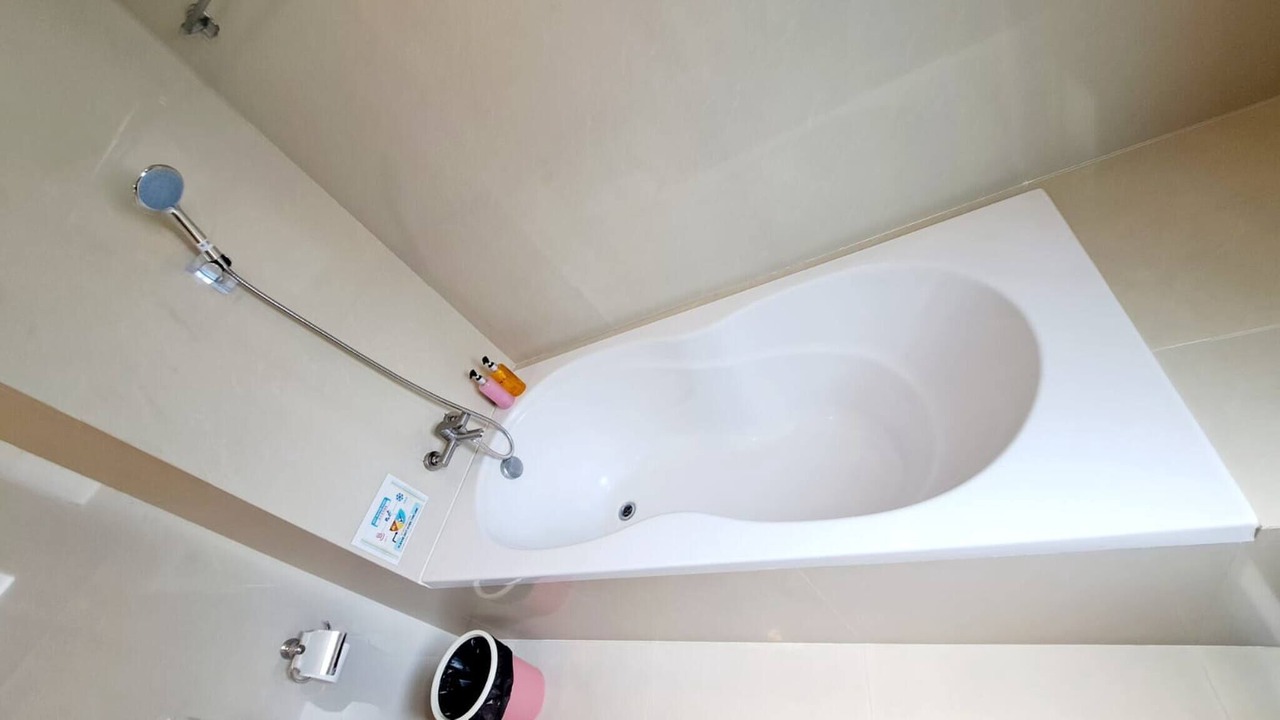 Photo of Bathroom in Khlong Toei Nuea
