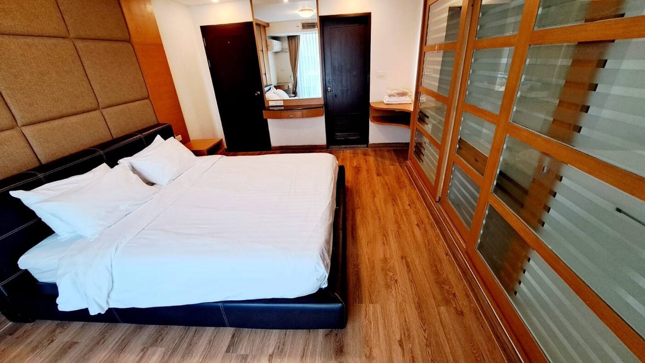 Photo of Bedroom in Khlong Toei Nuea