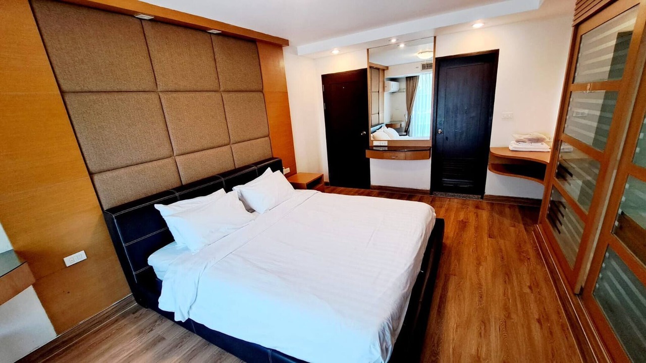 Photo of Bedroom in Khlong Toei Nuea