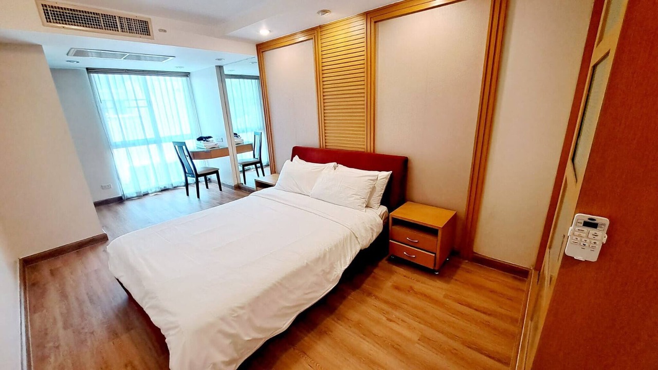 Photo of Bedroom in Khlong Toei Nuea