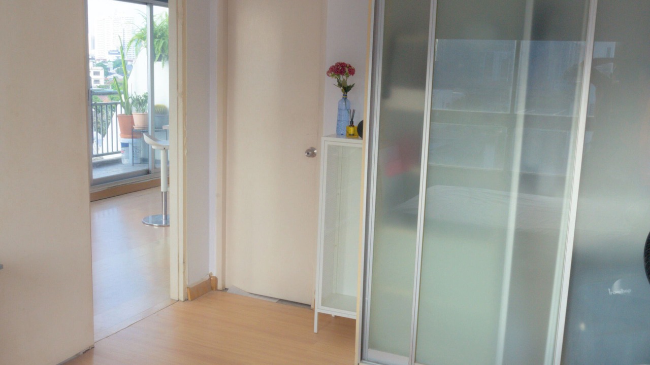 Photo of Bedroom in Phra Khanong Nuea