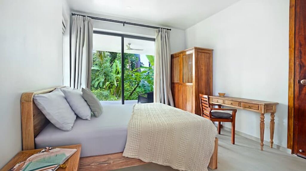 Photo of Bedroom in Haad Yao