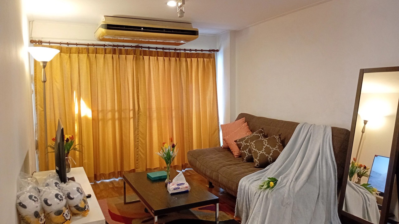 Photo of Livingroom in Khlong Toei