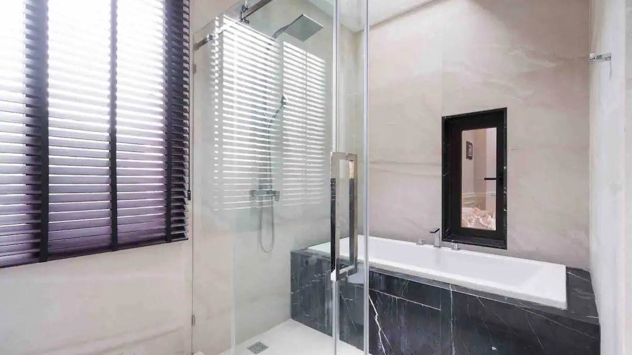 Photo of Bathroom in Ekkamai