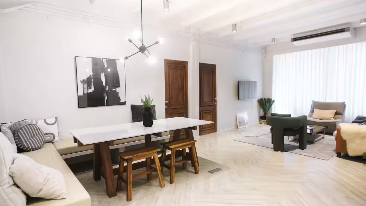 Photo of Livingroom in Chidlom