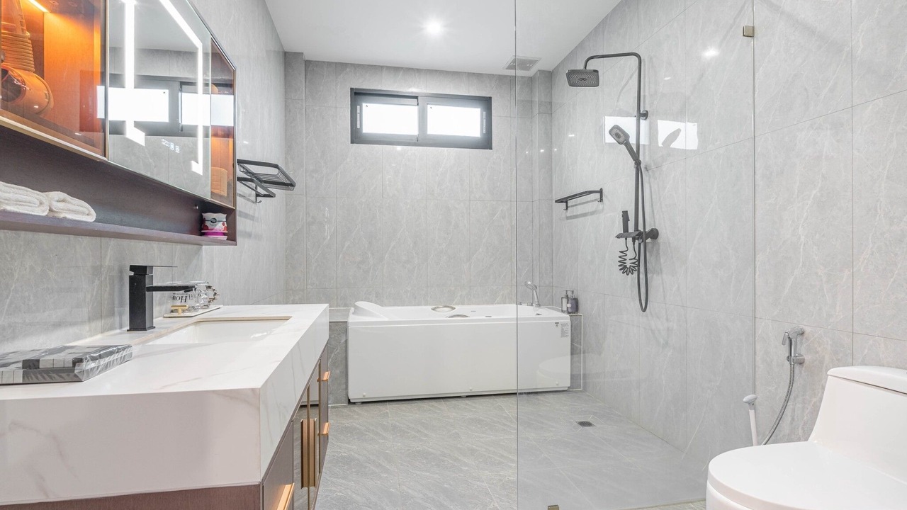 Photo of Bathroom in Na Kluea