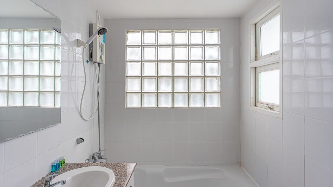 Photo of Bathroom in Phahonyothin