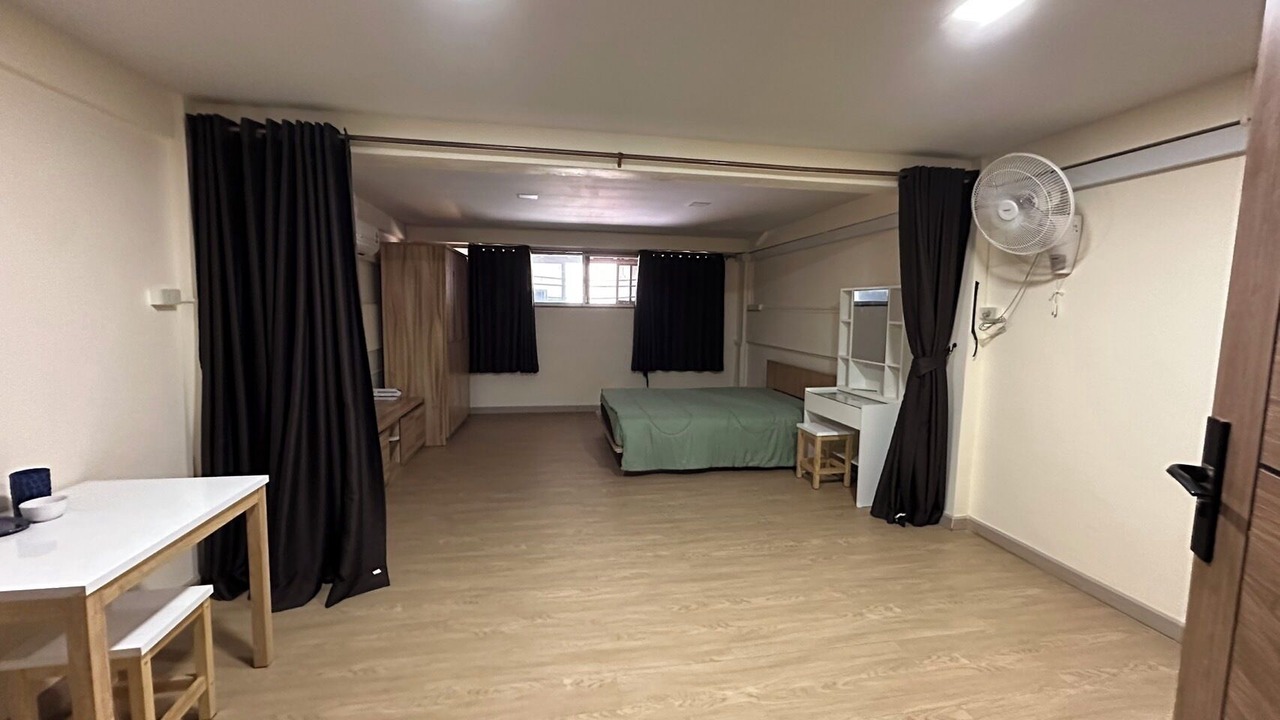 Photo of Bedroom in Khlong Toei
