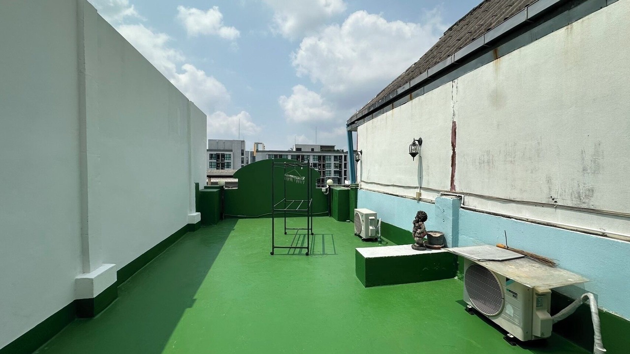 Photo of Outdoor in Khlong Toei