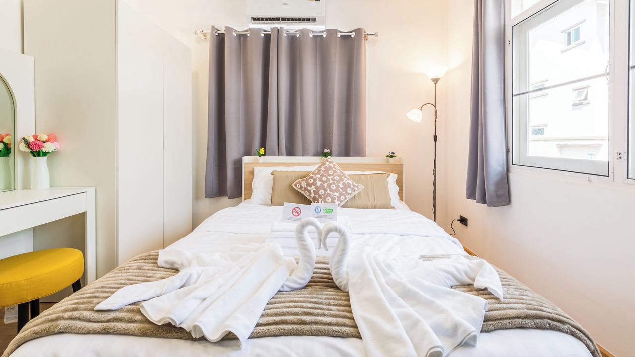 Photo of Bedroom in Phra Khanong Nuea