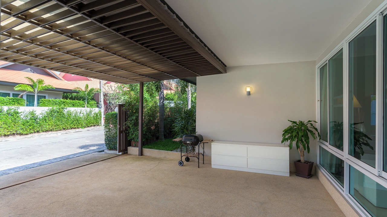 Photo of Patio Balcony in Na Kluea
