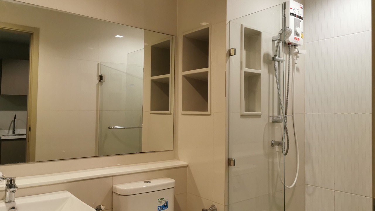 Photo of Bathroom in Samsen Nai