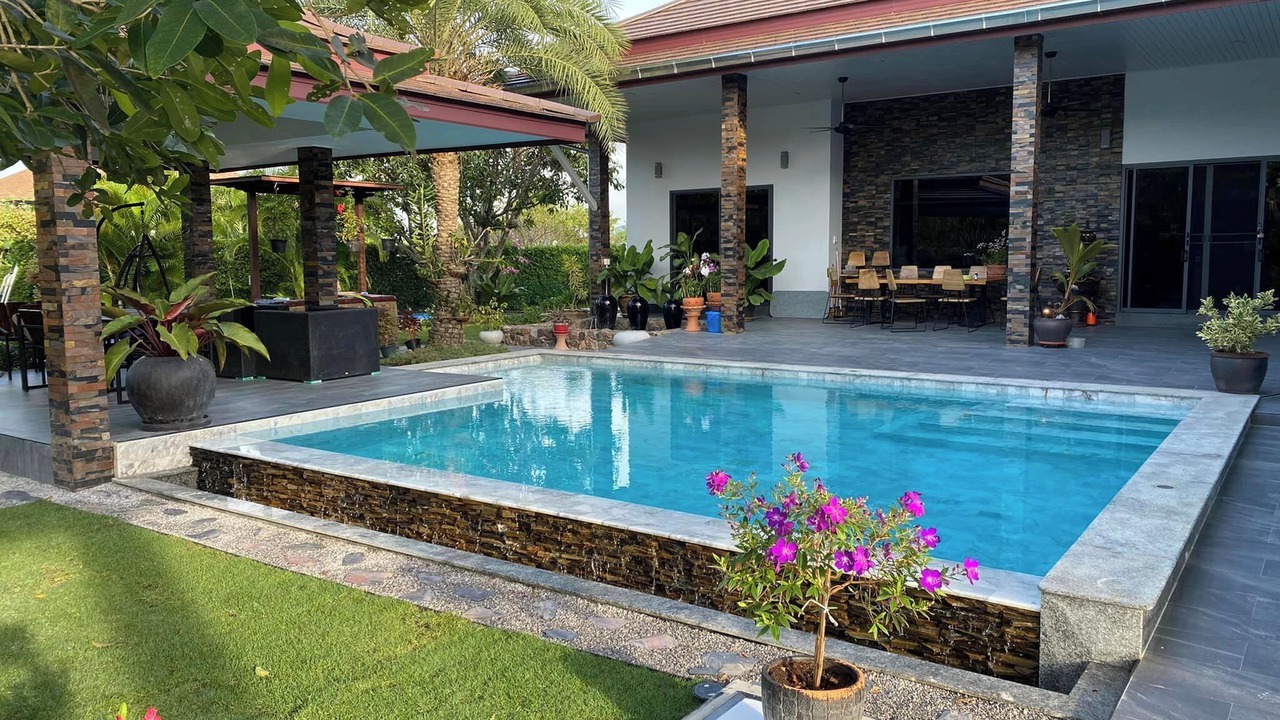 Photo of Outdoor in Hin Lek Fai