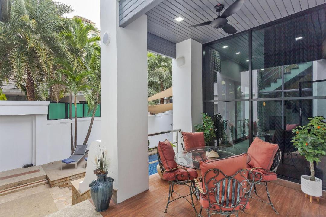 Photo of Patio Balcony in Pratumnak Hill