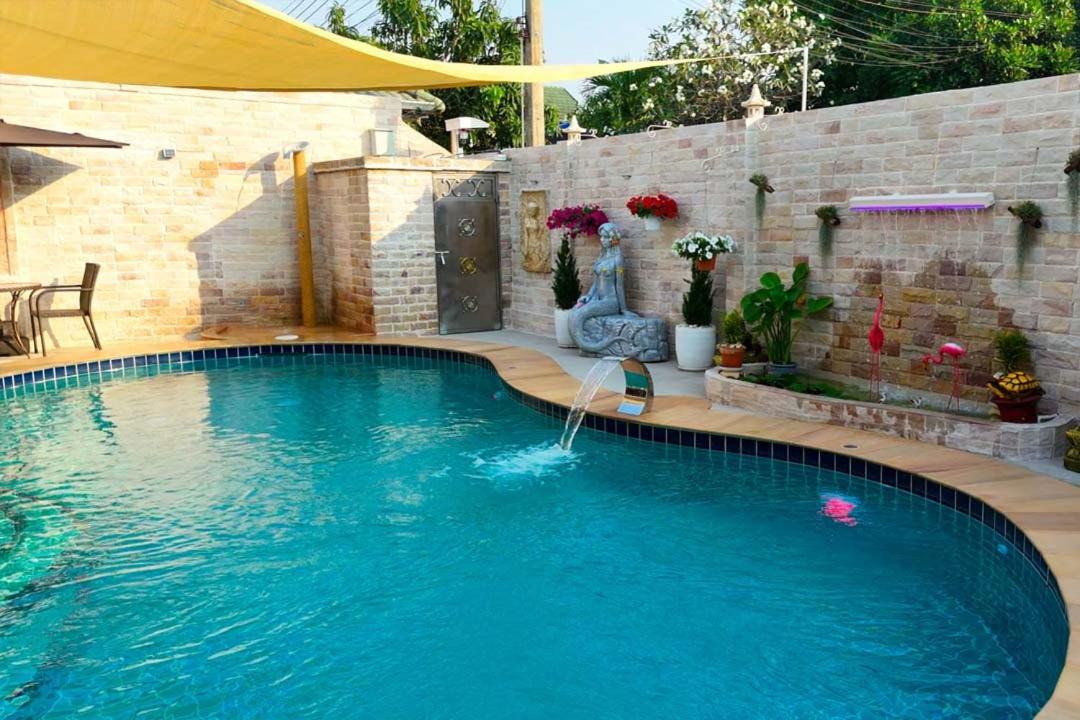 Photo of Others in Na Kluea