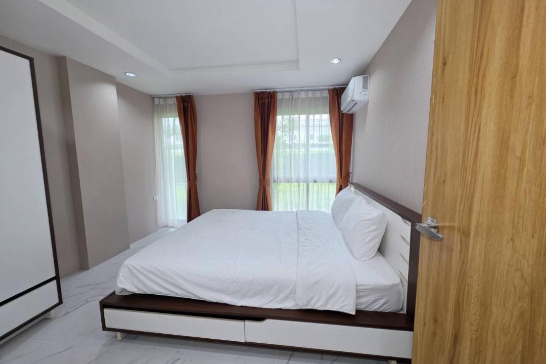 Photo of Bedroom in Bang Pa-in