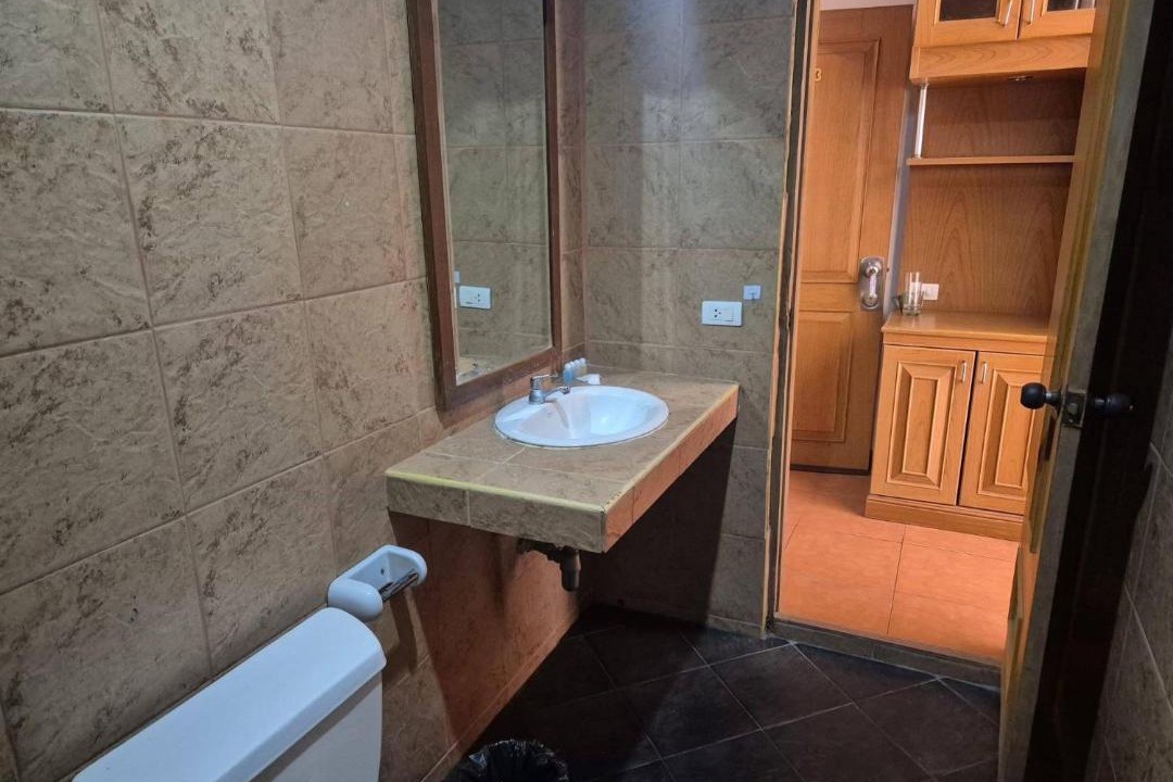 Photo of Bathroom in Nanai Road