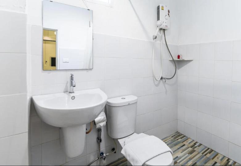 Photo of Bathroom in Don Muang