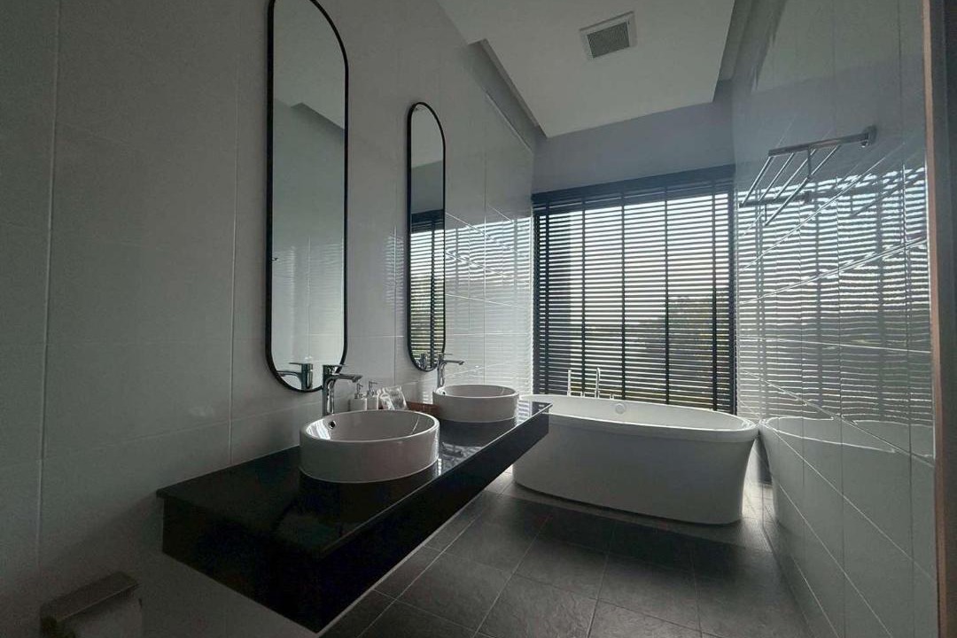 Photo of Bathroom in Ron Phibun