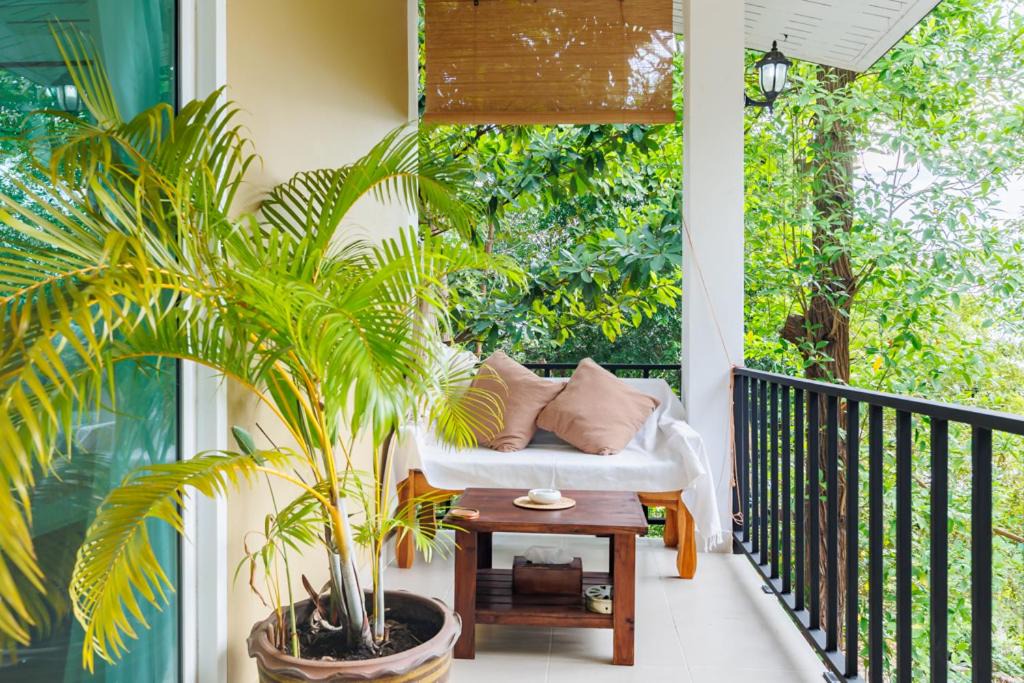 Photo of Patio Balcony in Hin Hong