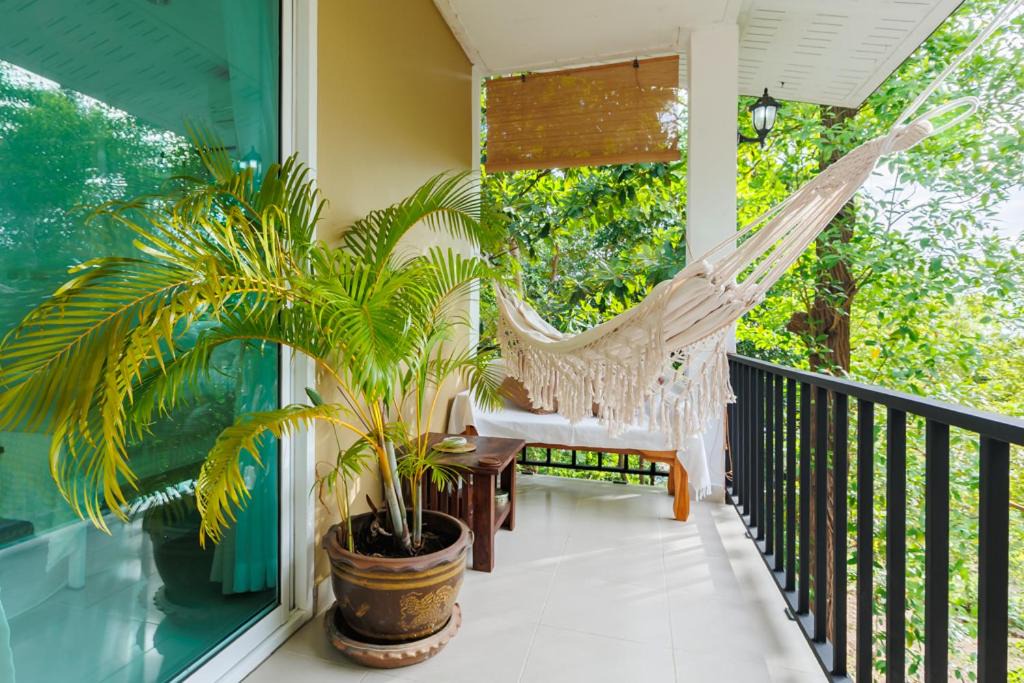 Photo of Patio Balcony in Hin Hong