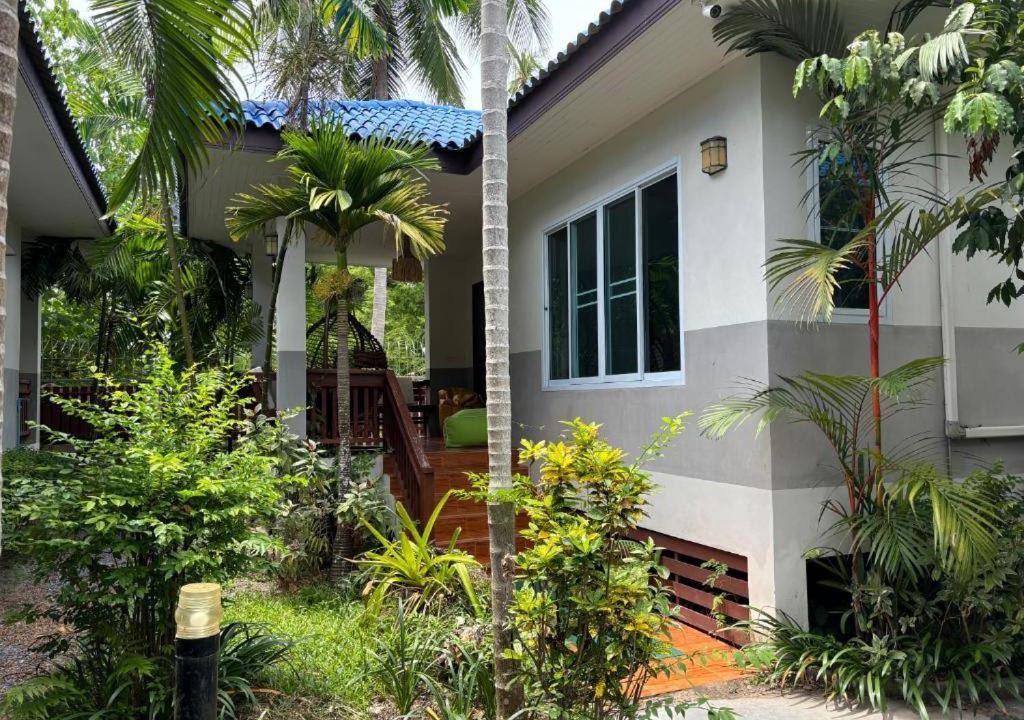 Photo of Others in Thong Krut
