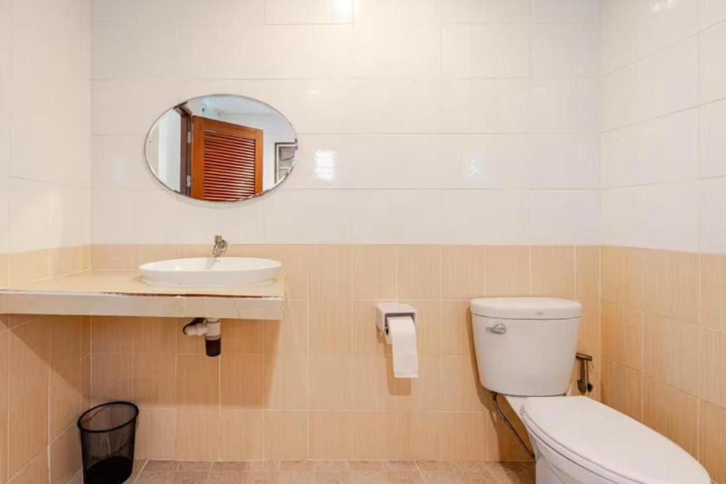Photo of Bathroom in Ang Thong