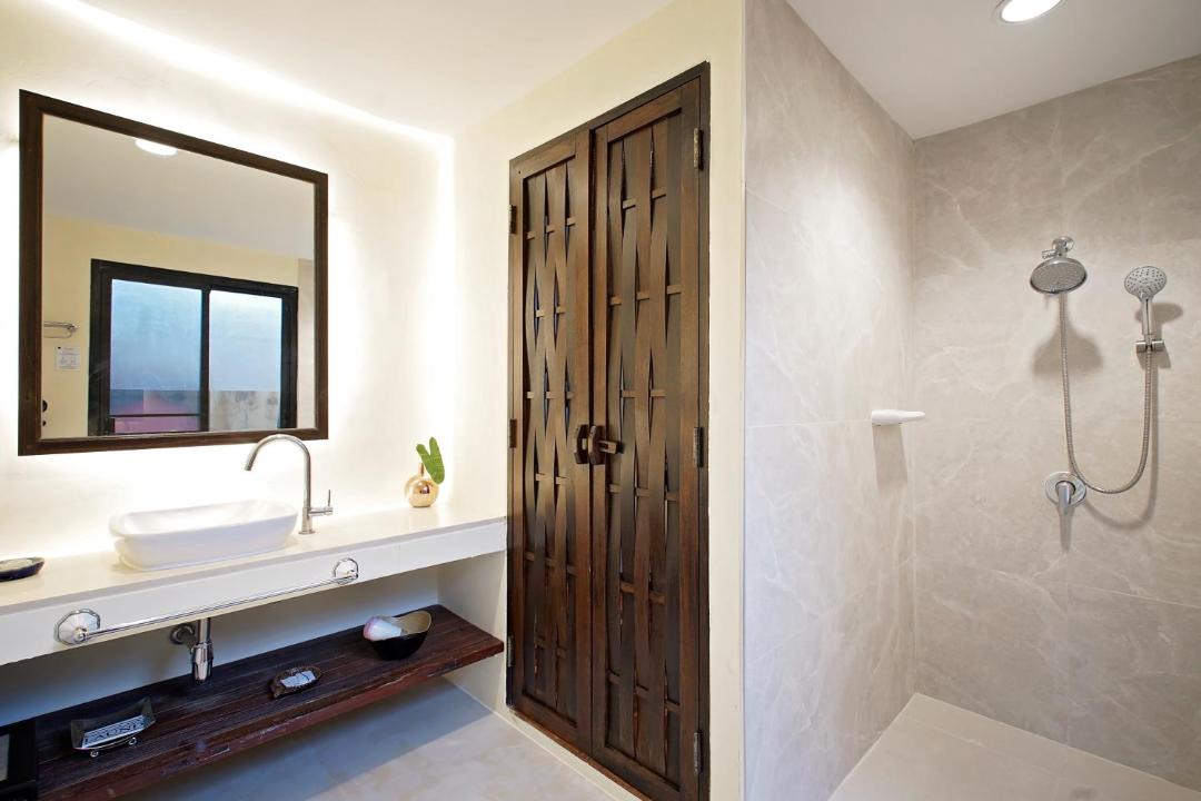 Photo of Bathroom in Pak Nam Pran