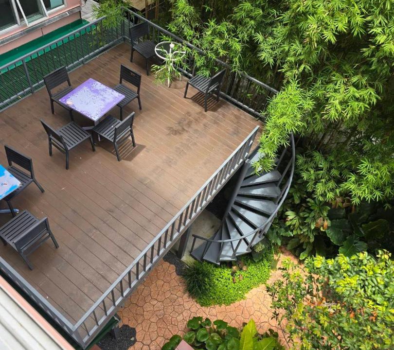 Photo of Patio Balcony in Wat Sam Phraya
