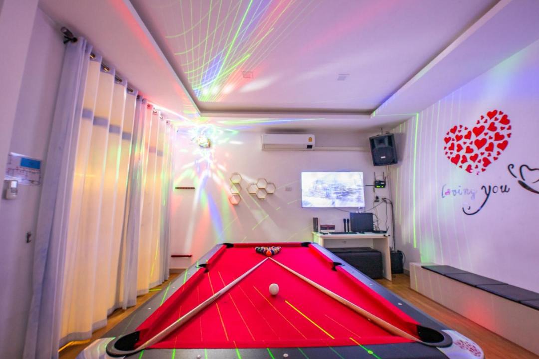 Photo of Others in Pong