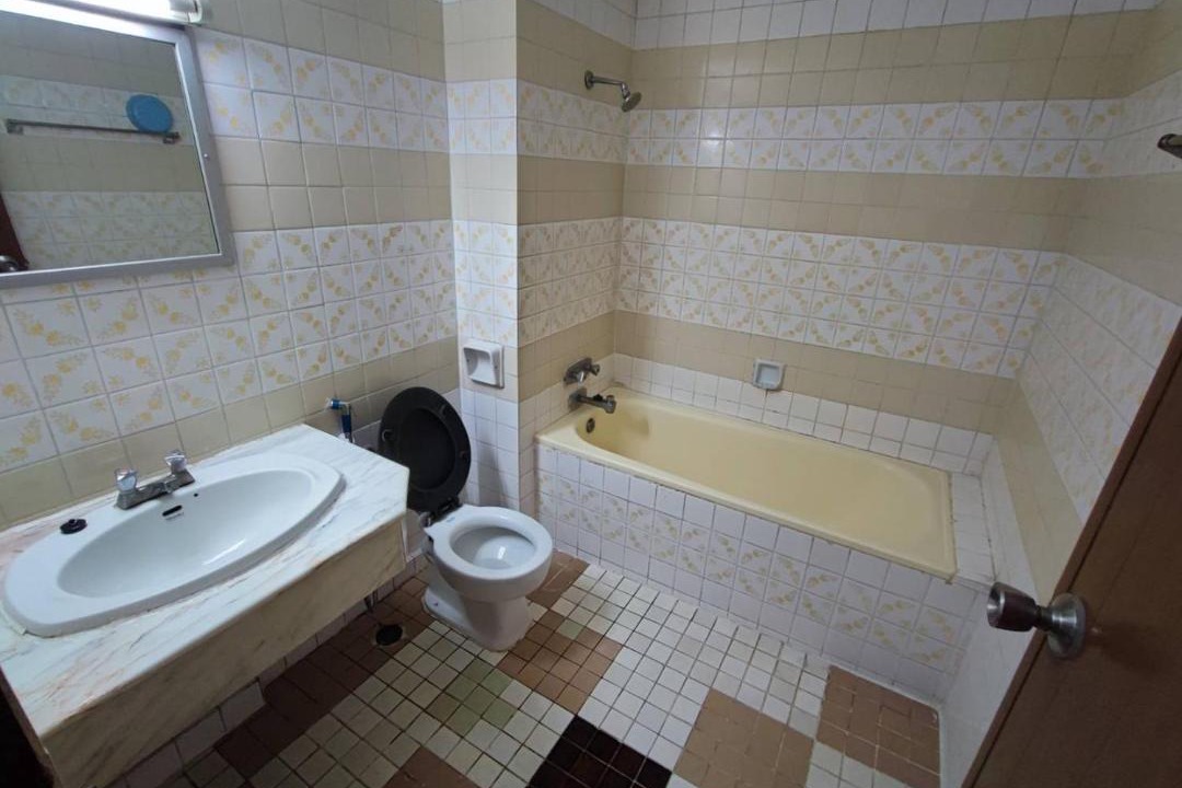 Photo of Bathroom in Bang Khun Si