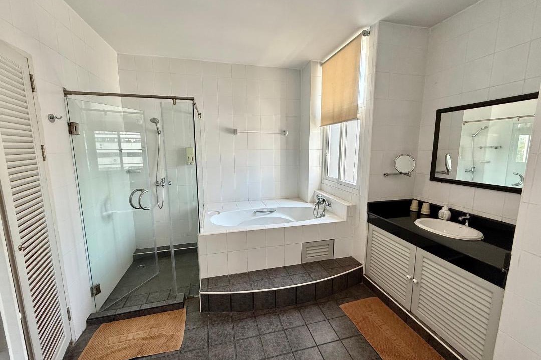 Photo of Bathroom in Phaya Thai