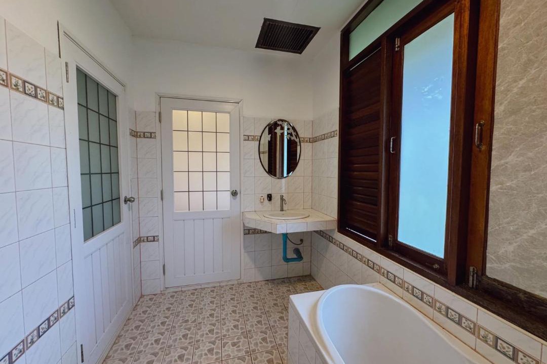 Photo of Bathroom in Chaloklum
