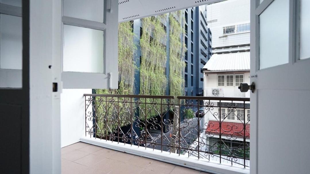 Photo of Patio Balcony in Khlong Toei Nuea