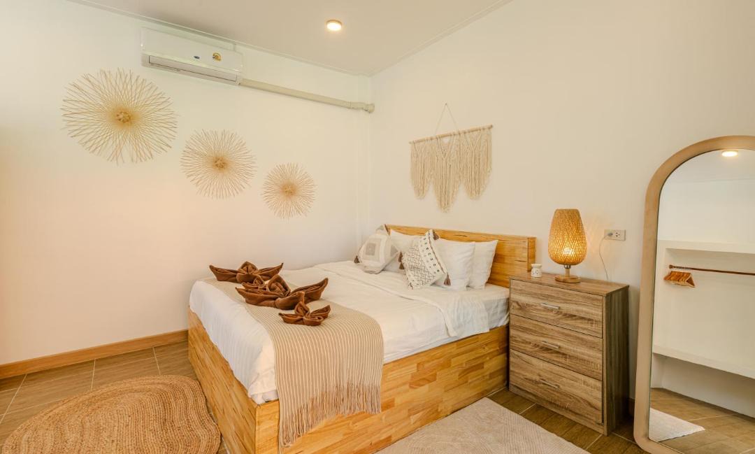 Photo of Bedroom in Srithanu