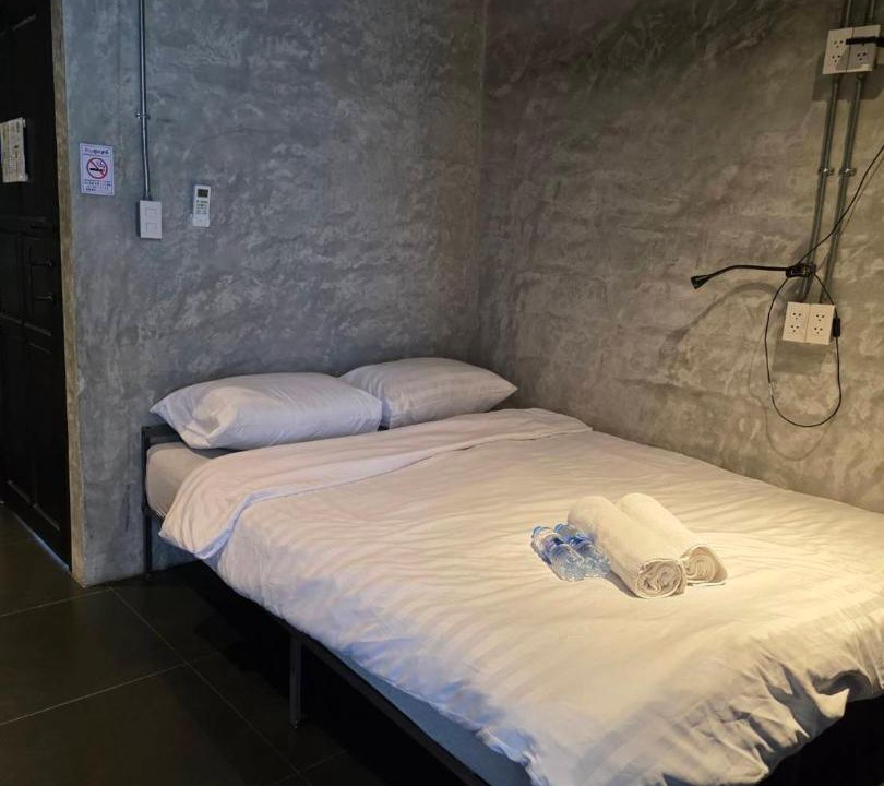 Photo of Bedroom in Samsen Nai