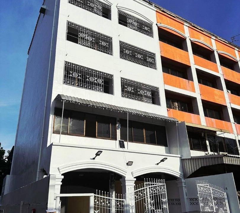 Photo of Buildings in Khlong Kluea