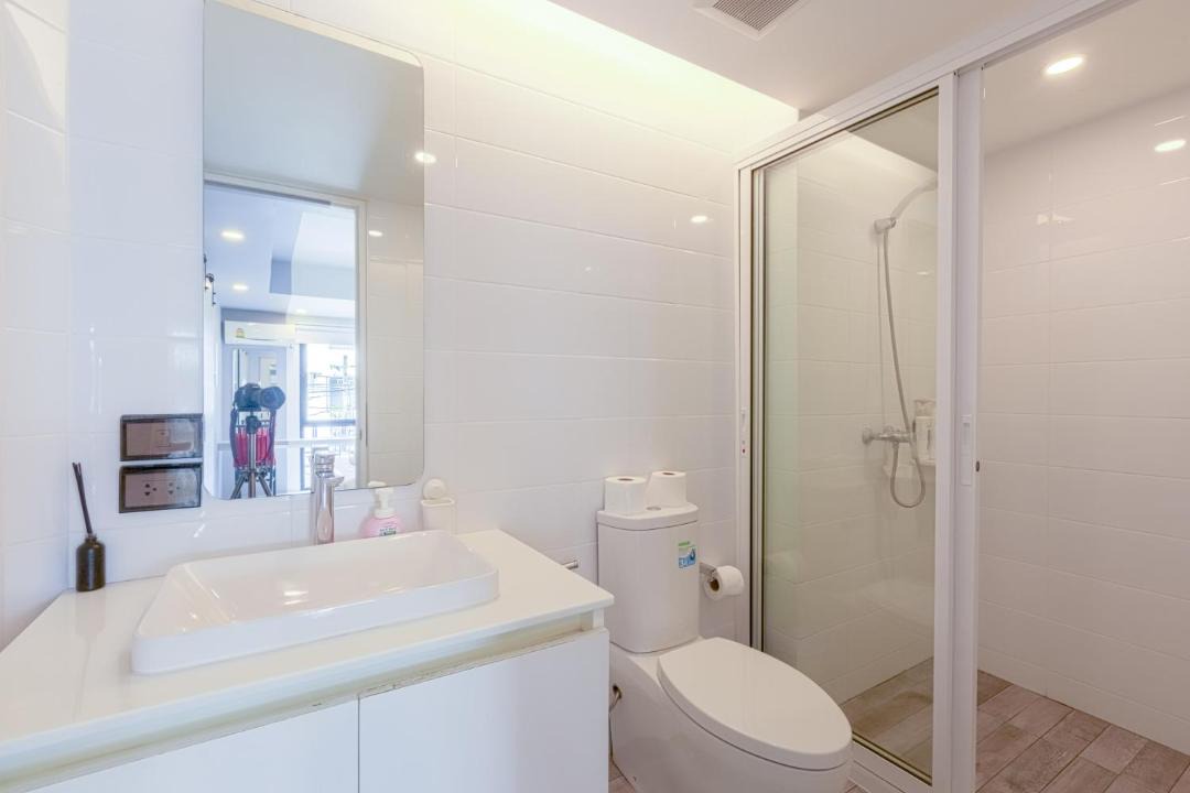 Photo of Bathroom in Embassy District