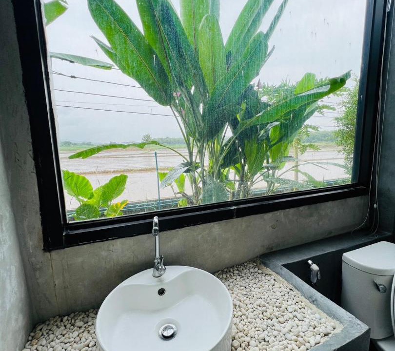 Photo of Bathroom in Song