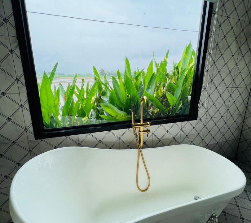 Photo of Bathroom in Song