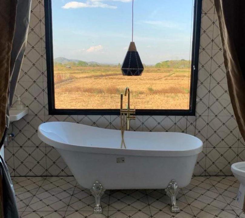 Photo of Bathroom in Song
