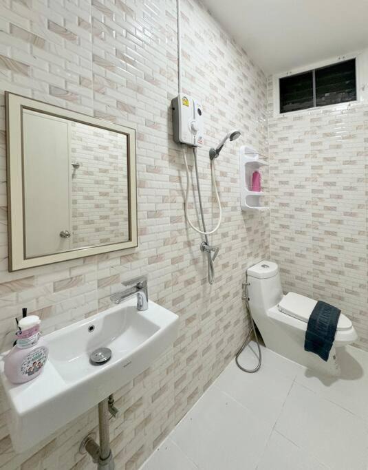 Photo of Bathroom in Ratchadaphisek