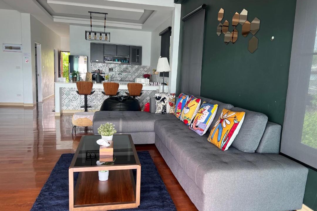 Photo of Livingroom in Laem Sing